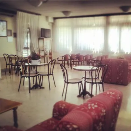 Nuova Italia Hotel 3*