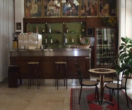 Hotel Nuova Italia 3*